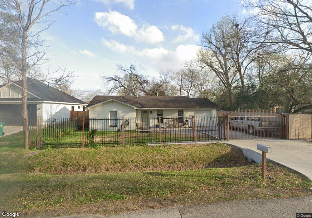 933 Junell St, Houston, TX 77088 - photo 1