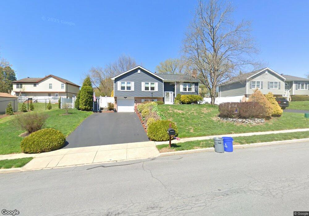 5001 Farming Ridge Blvd, Reading, PA 19606 - photo 1