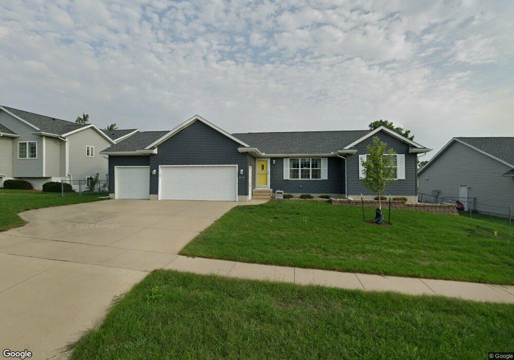 2270 Daleview Dr, Marion, IA 52302 - photo 1