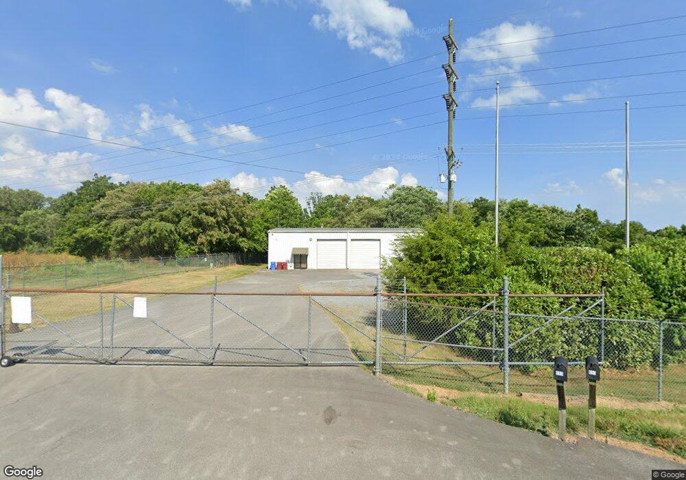 690 Woodlyn Rd, Johnson City, TN 37601 - photo 1