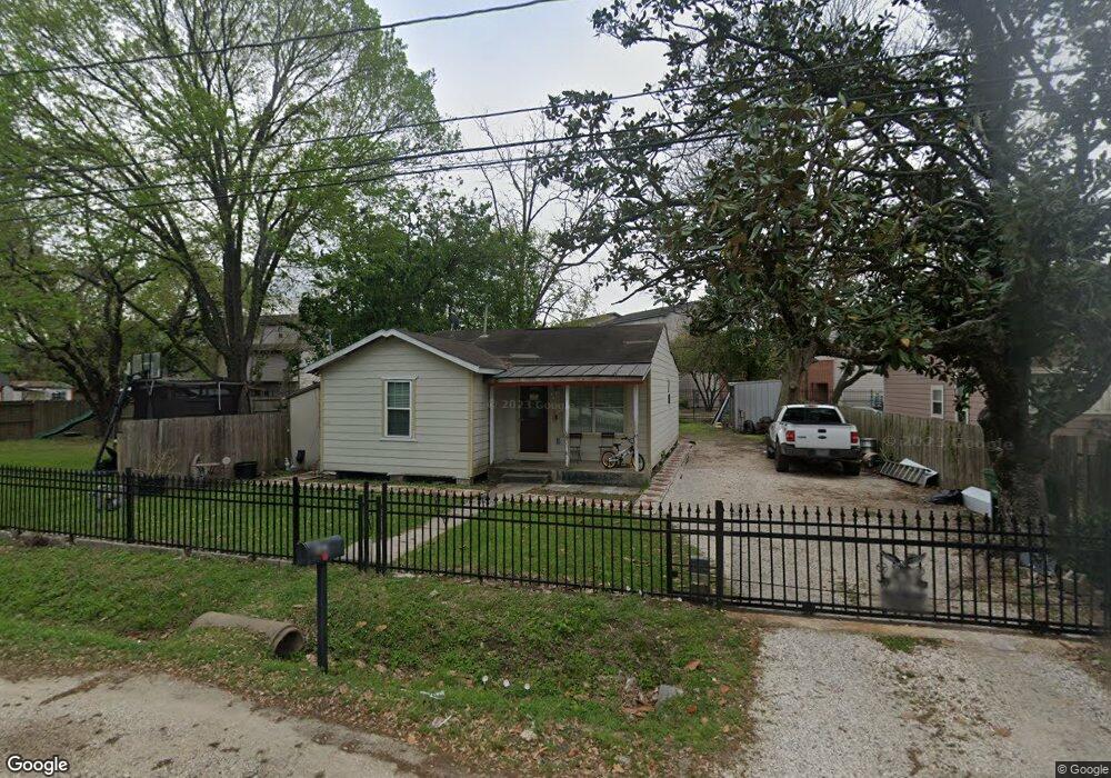 835 Lucky St, Houston, TX 77088 - photo 1
