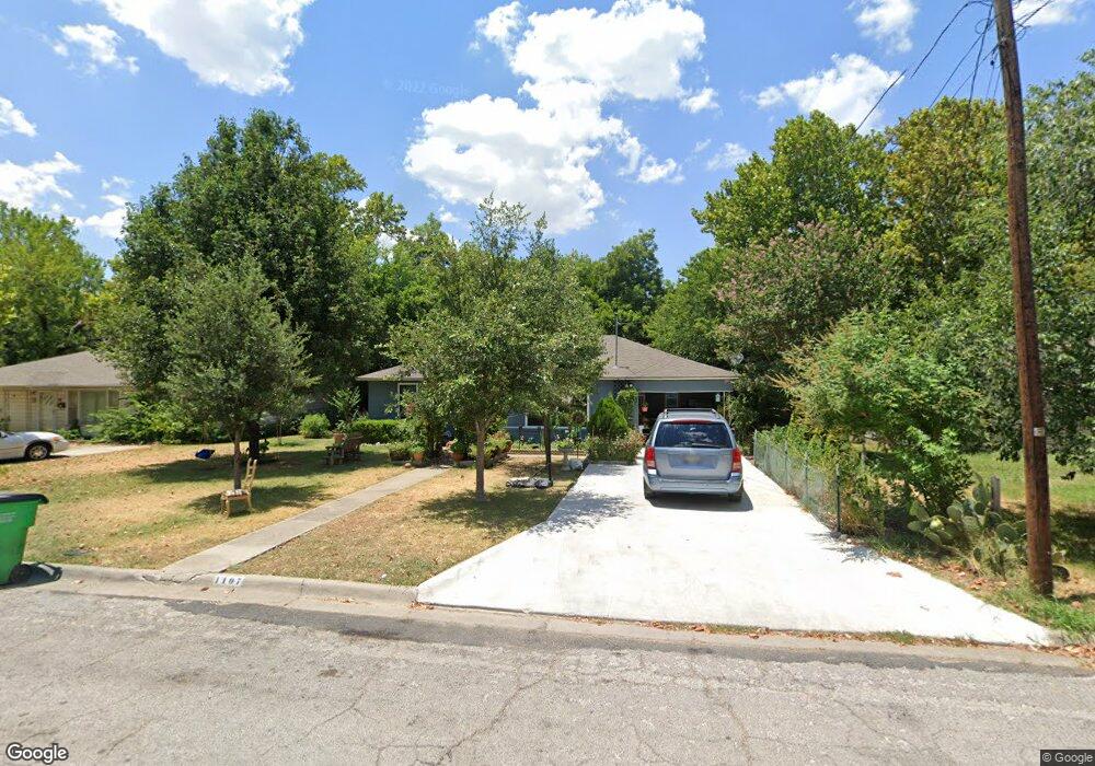 1107 N Howeth St, Gainesville, TX 76240 - photo 1