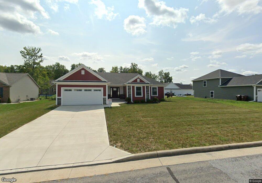 4911 Carriage Ln, Lima, OH 45807 - photo 1