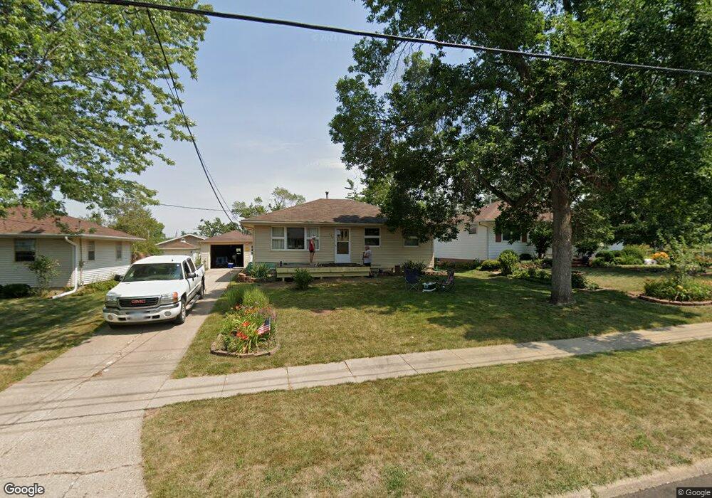 459 18th St NW, Cedar Rapids, IA 52405 - photo 1