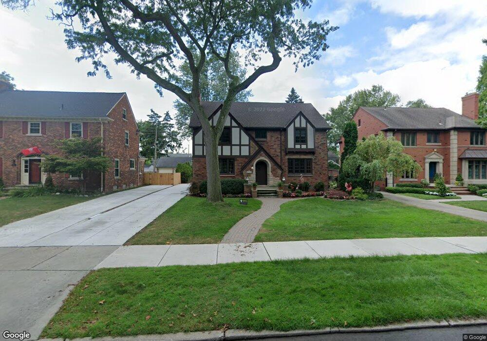 523 Barrington Rd, Grosse Pointe Park, MI 48230 - photo 1