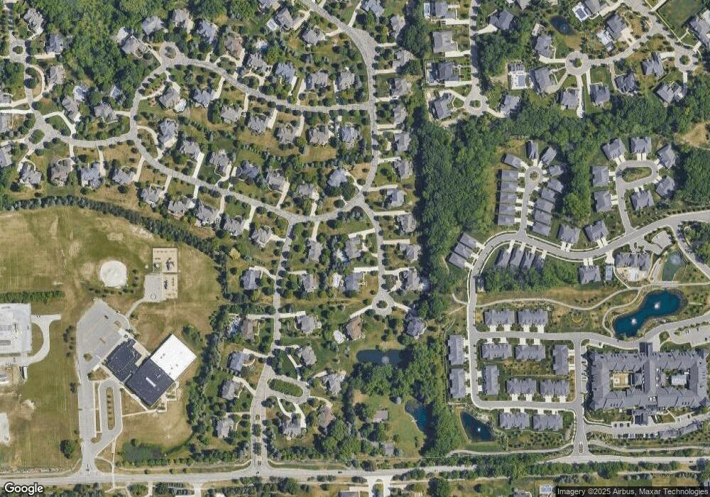 5826 Pine Aire Ct, Rochester, MI 48306 - photo 1