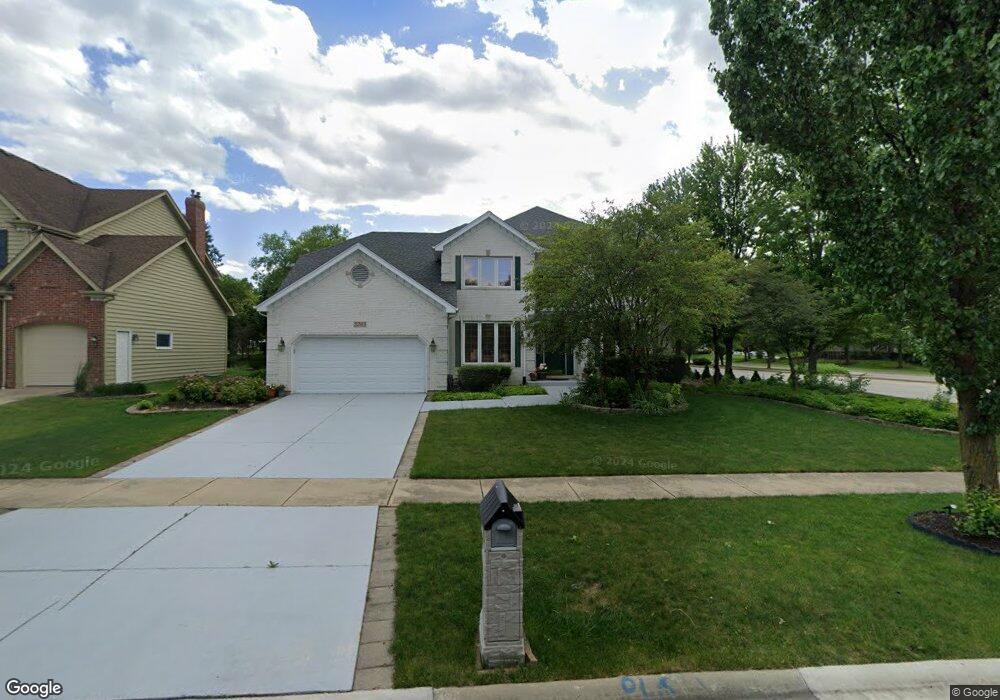 2203 Comstock Ln, Naperville, IL 60564 - photo 1