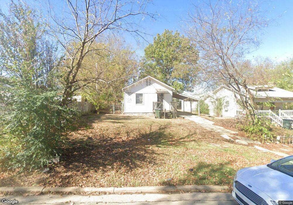 924 S Rogers Ave, Okmulgee, OK 74447 - photo 1