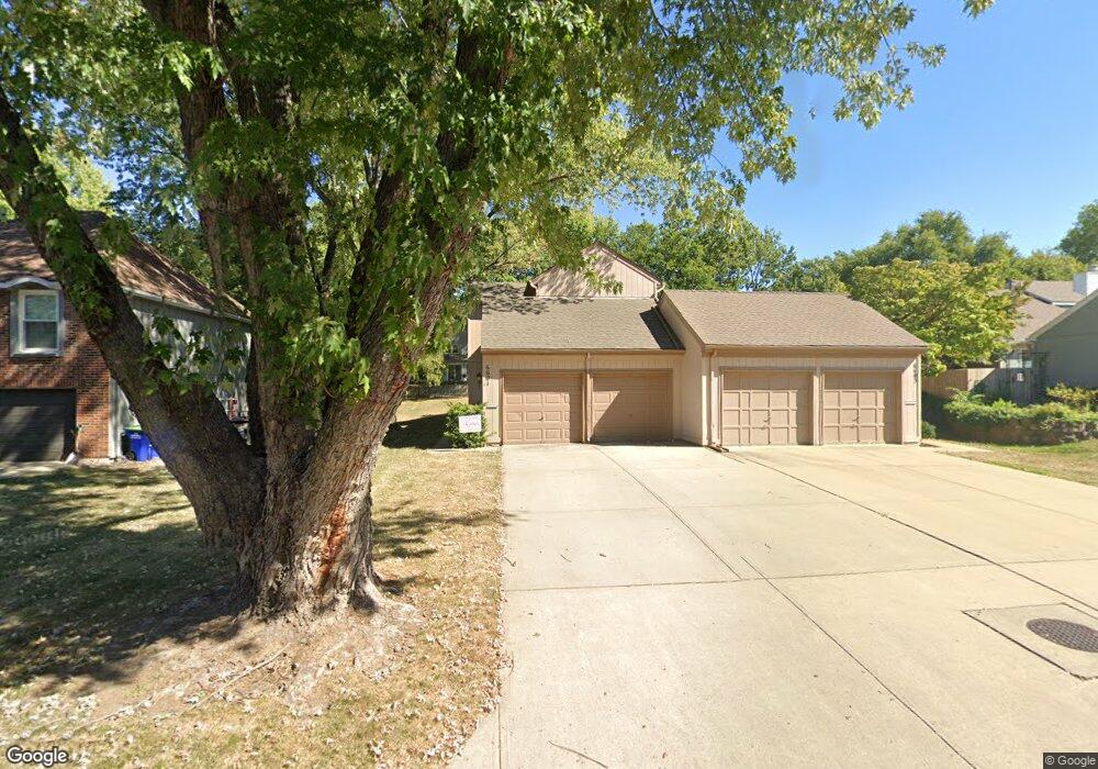 6601 Bradshaw St, Shawnee, KS 66216 - photo 1
