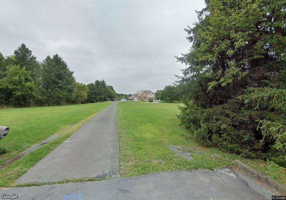 1646 Alpine Dr, Pen Argyl, PA 18072 - photo 1