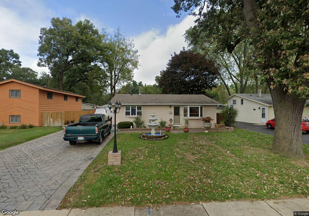 624 Santa fe Ave, Carpentersville, IL 60110 - photo 1