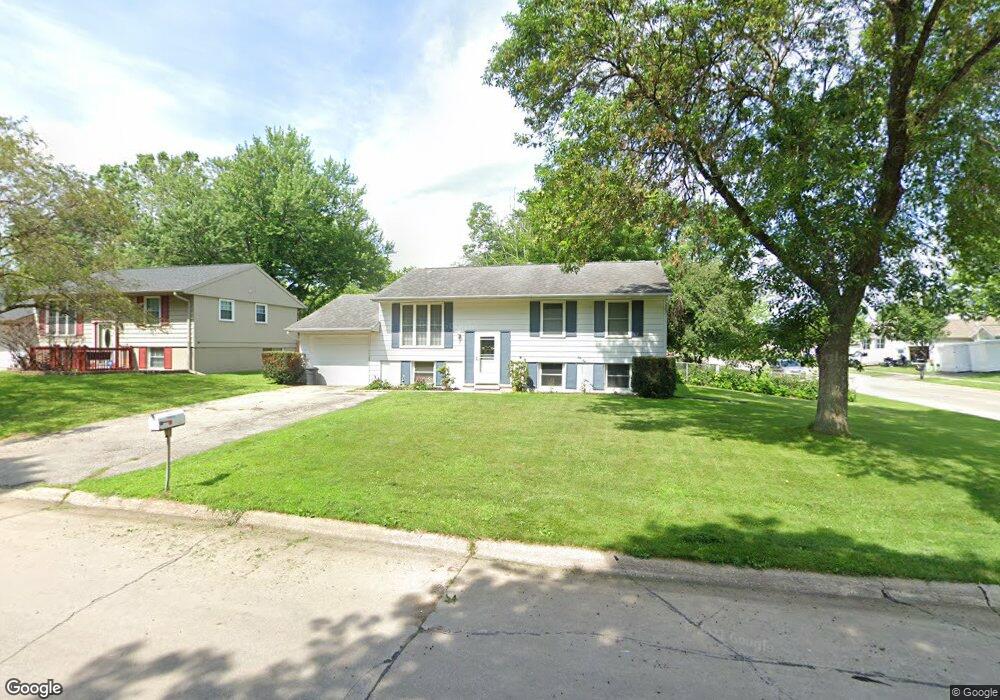 2904 Huxley Ln SW, Cedar Rapids, IA 52404 - photo 1