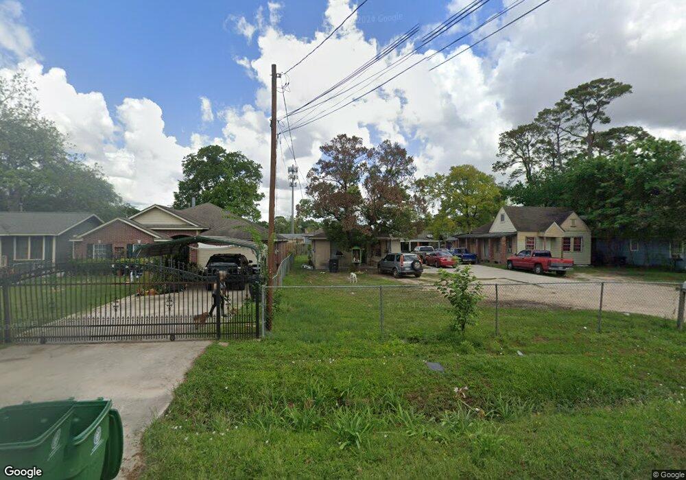 1207 Norham St, Houston, TX 77022 - photo 1