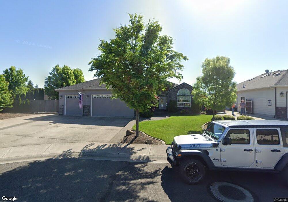 955 N Mountain Ave, Central Point, OR 97502 - photo 1