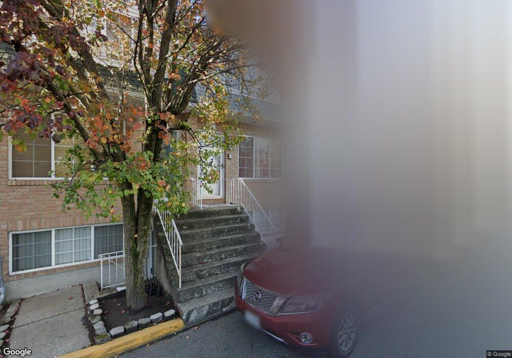 177 Woodcutters Ln, Staten Island, NY 10306 - photo 1