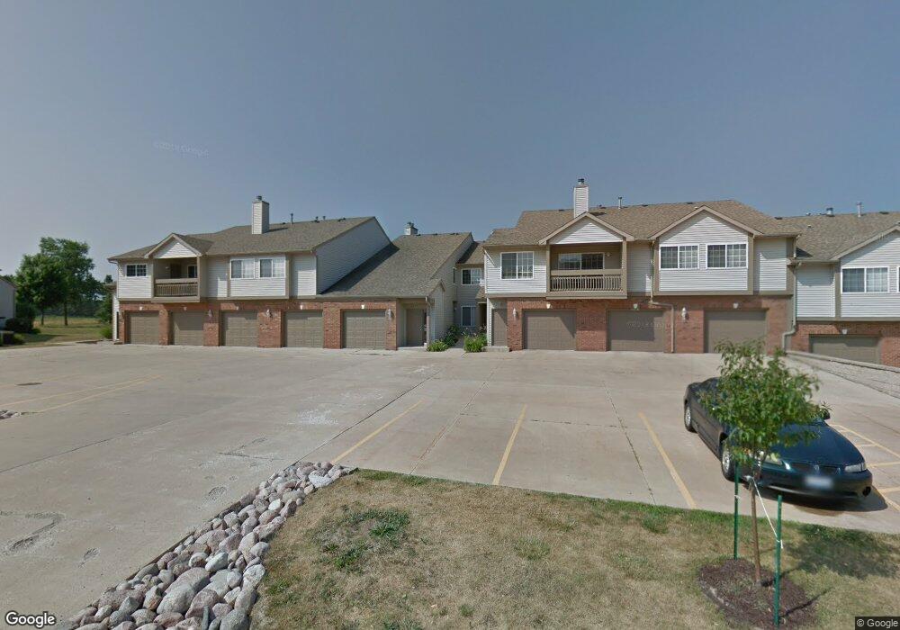 4577 N Thornhill Dr, Peoria, IL 61615 - photo 1