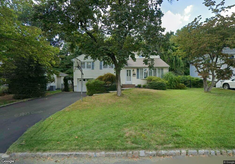 31 Alcott Dr, Livingston, NJ 07039 - photo 1