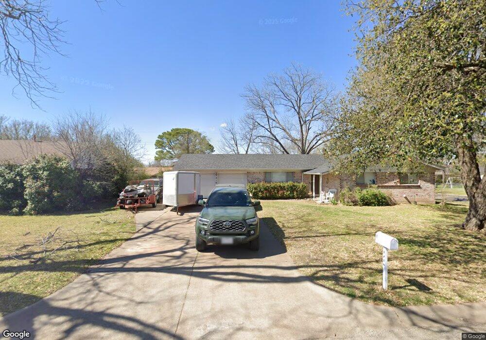 1218 Tanglewood Dr, Cleburne, TX 76033 - photo 1