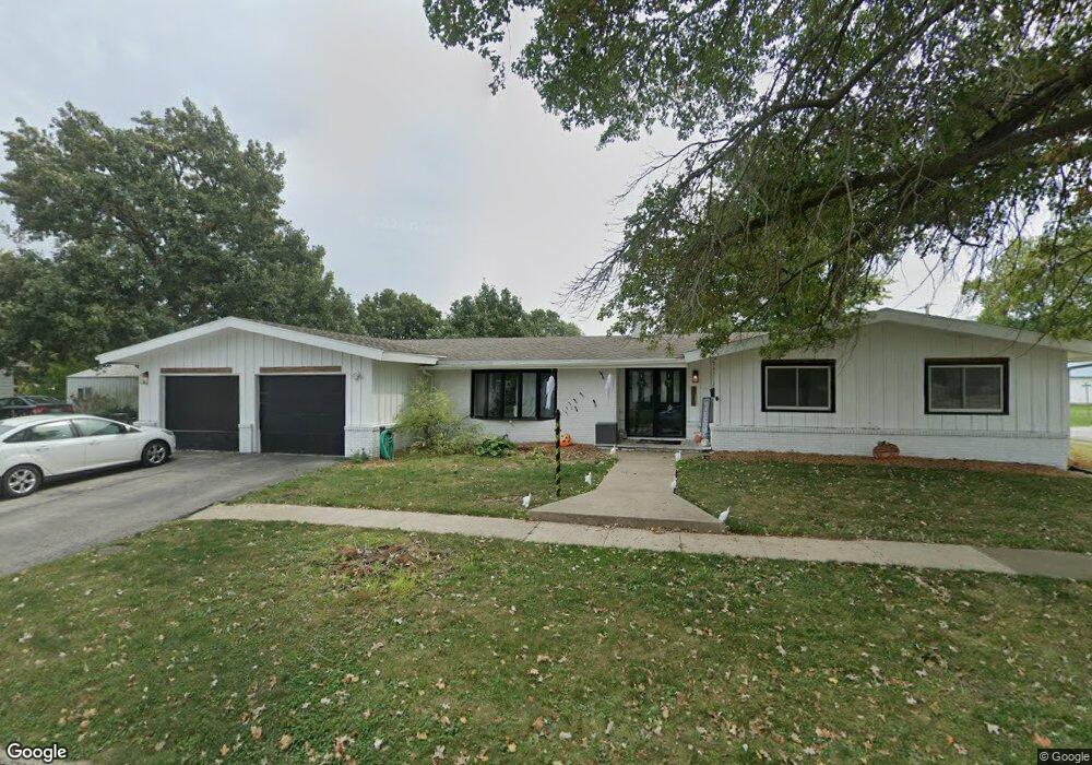 220 N Cass St, Virginia, IL 62691 - photo 1