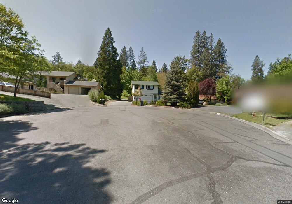 1122 NW C St, Grants Pass, OR 97526 - photo 1