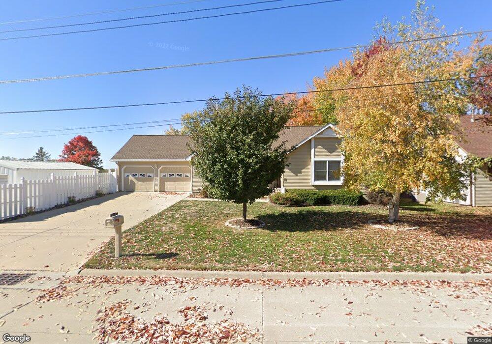 913 E 9th St S, Newton, IA 50208 - photo 1