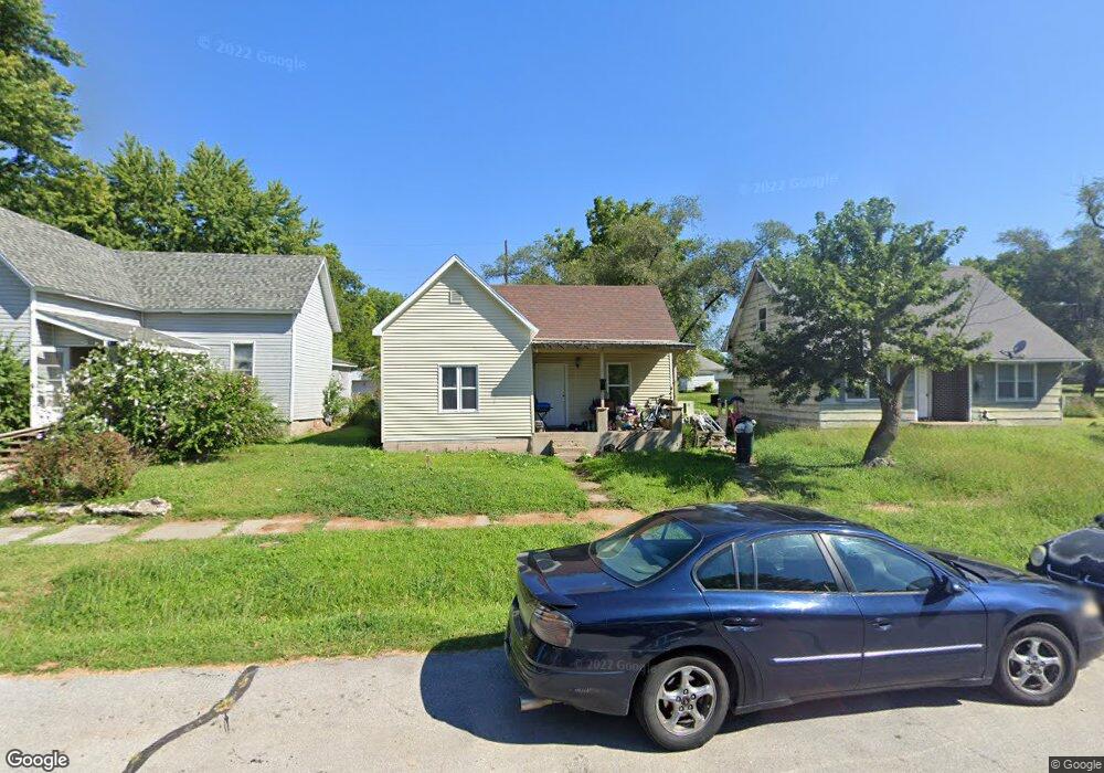 1225 Henry St, Moberly, MO 65270 - photo 1