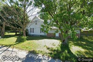 973 E Union St, Nokomis, IL 62075