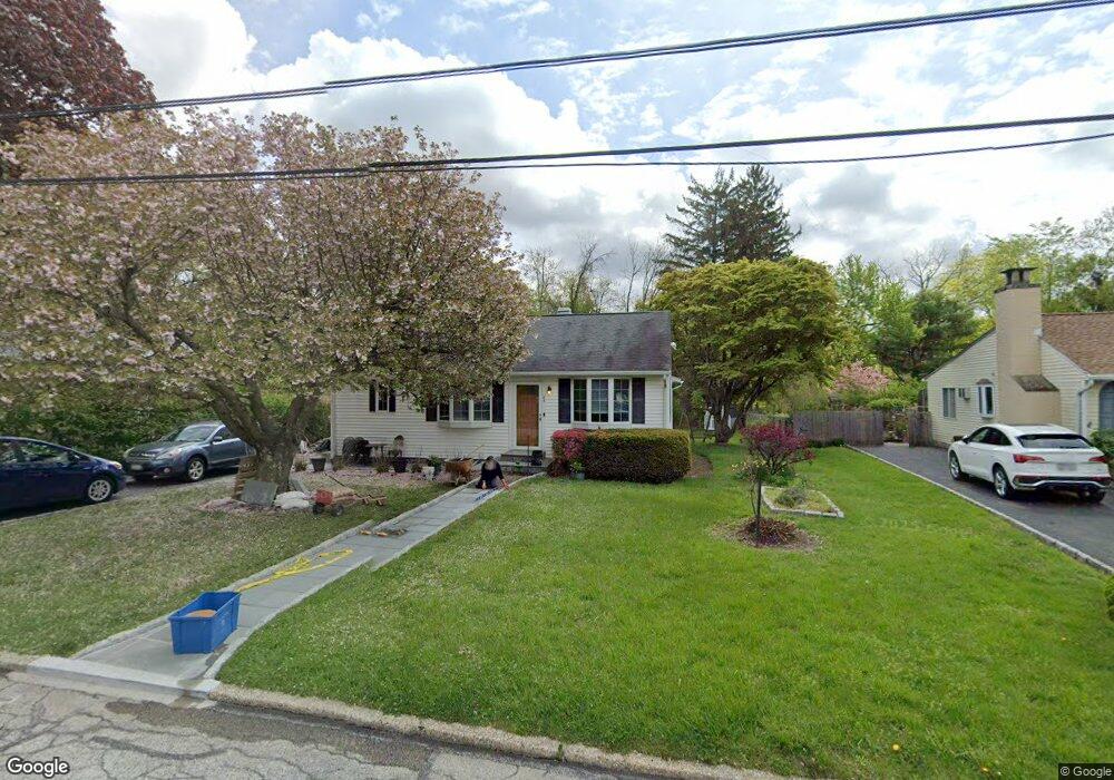 24 Osage Dr E, Ossining, NY 10562 - photo 1