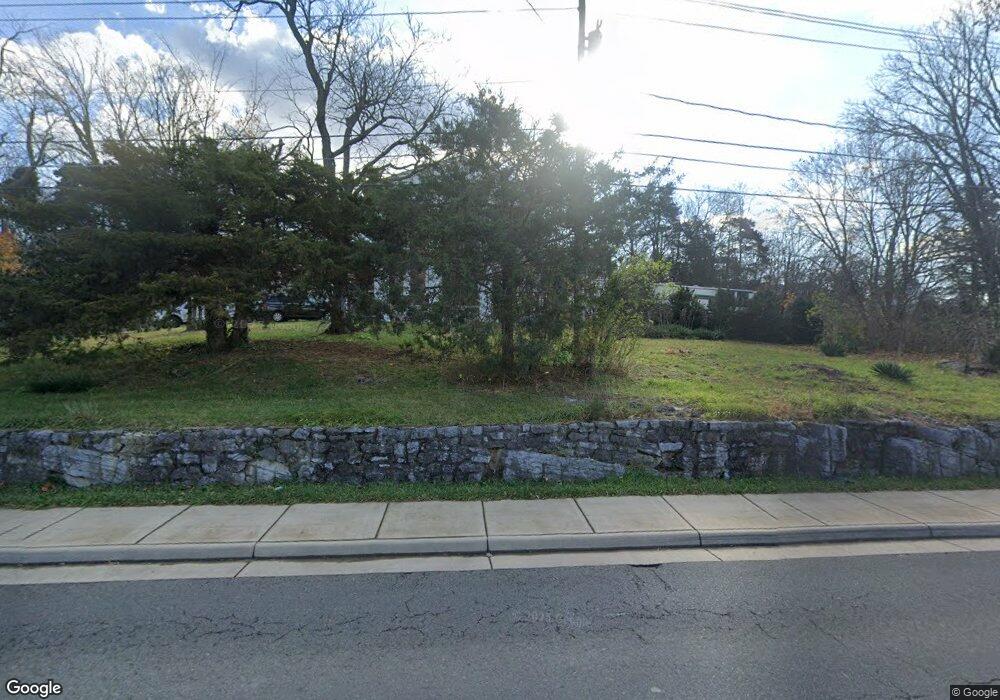 558 N Massanutten St, Strasburg, VA 22657 - photo 1