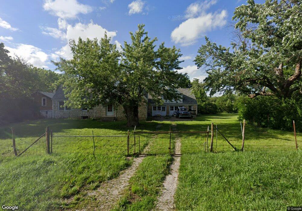 1826 SW 34th St, Topeka, KS 66611 - photo 1