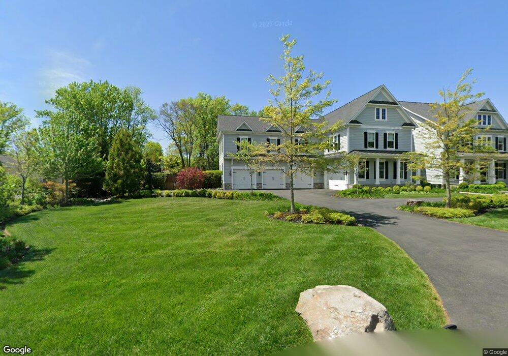 8804 Winthrop Dr, Alexandria, VA 22308 - photo 1