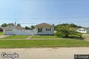 221 W Monroe Ave, Chrisman, IL 61924