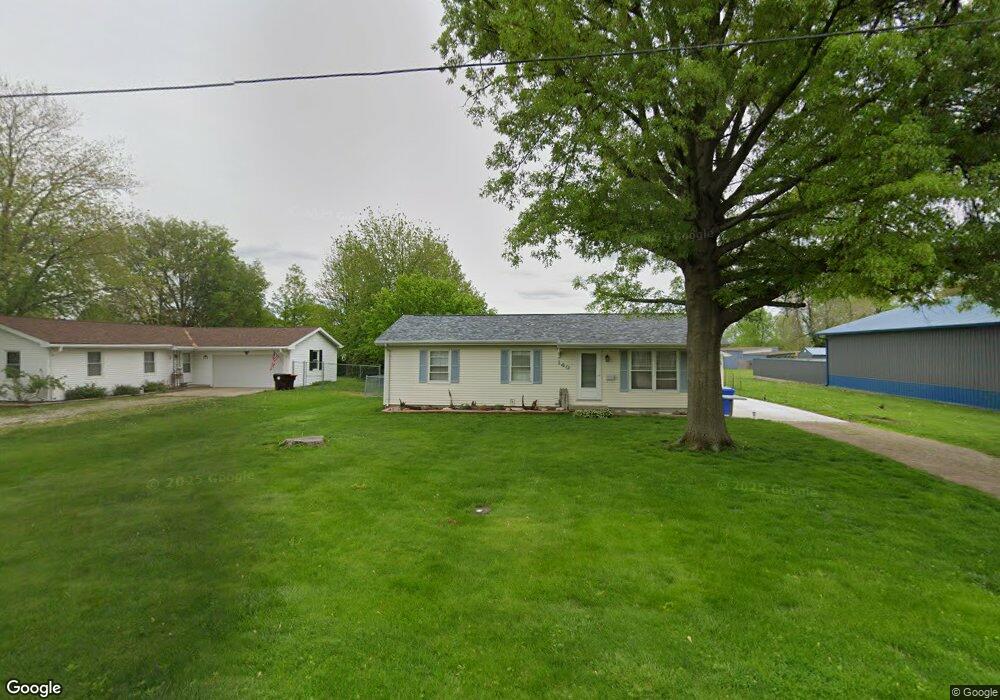 140 Foley St, Lincoln, IL 62656 - photo 1
