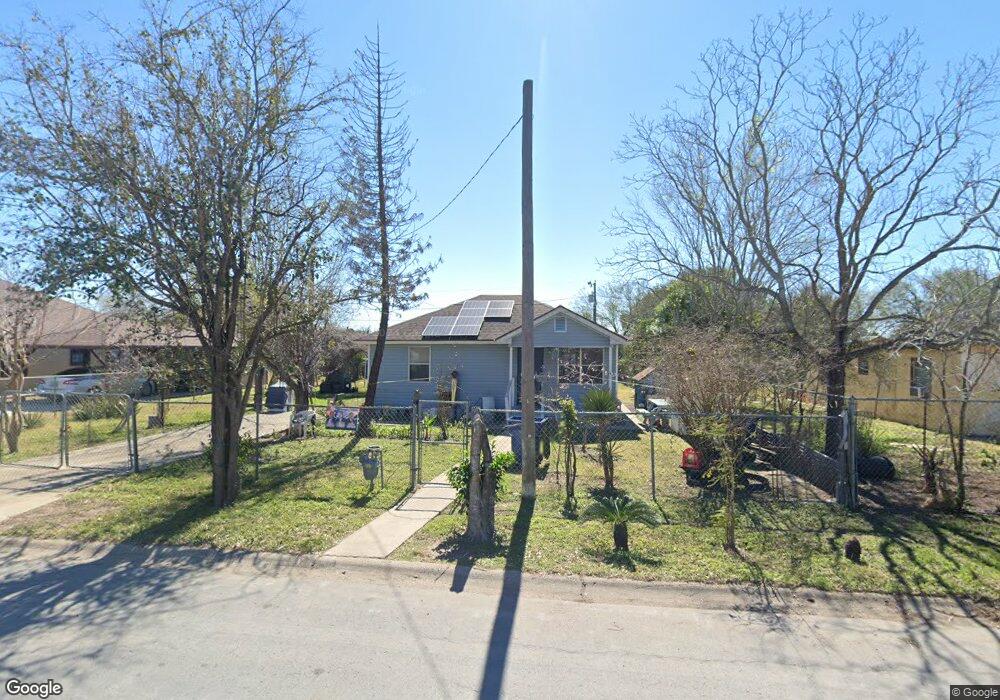 425 Pine St, Donna, TX 78537 - photo 1