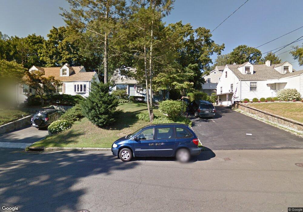 25 Hearthstone Rd, Yonkers, NY 10710 - photo 1