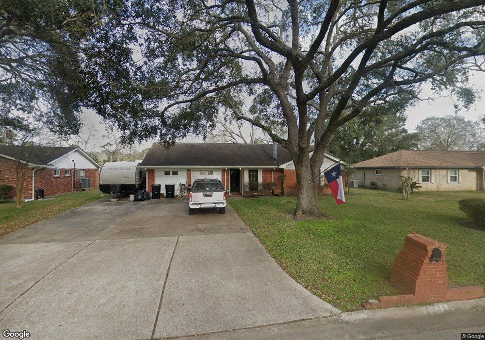 3721 Wilshire Dr, Alvin, TX 77511 - photo 1
