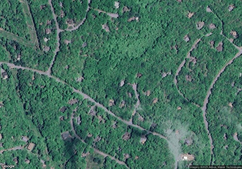 805 Surrey Ct, Hawley, PA 18428 - photo 1