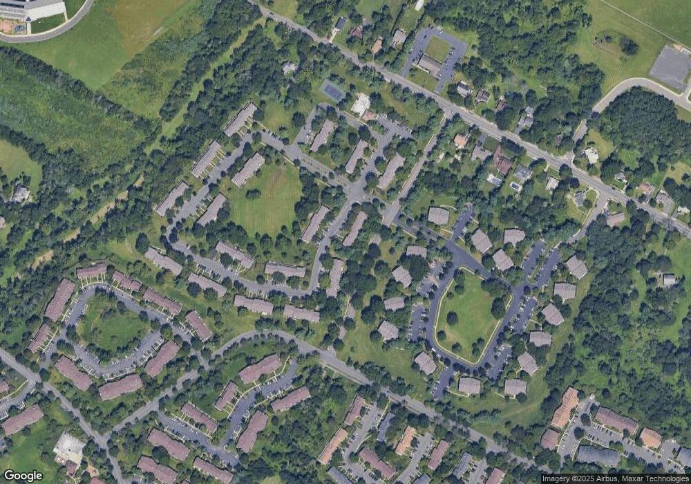 7 Pear Tree Ln, Franklin Park, NJ 08823 - photo 1