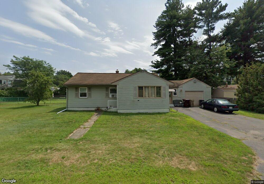 147 Ridgeview Cir, Ludlow, MA 01056 - photo 1