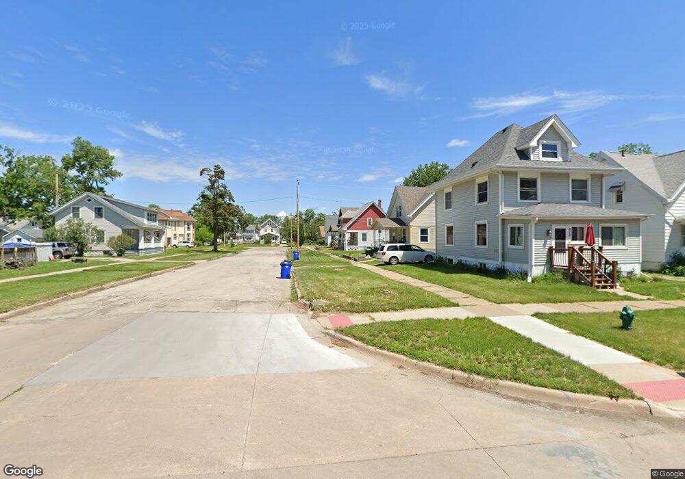 868 D Ave NW, Cedar Rapids, IA 52405 - photo 1