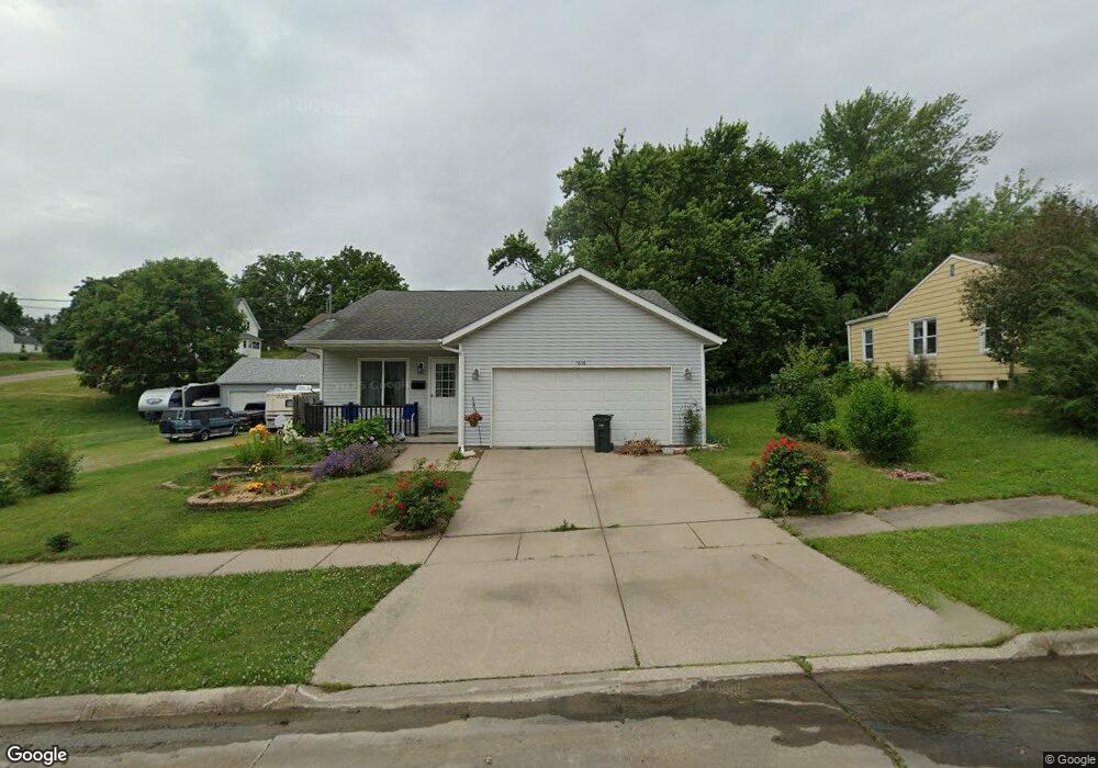 1616 Spring St, Davenport, IA 52803 - photo 1