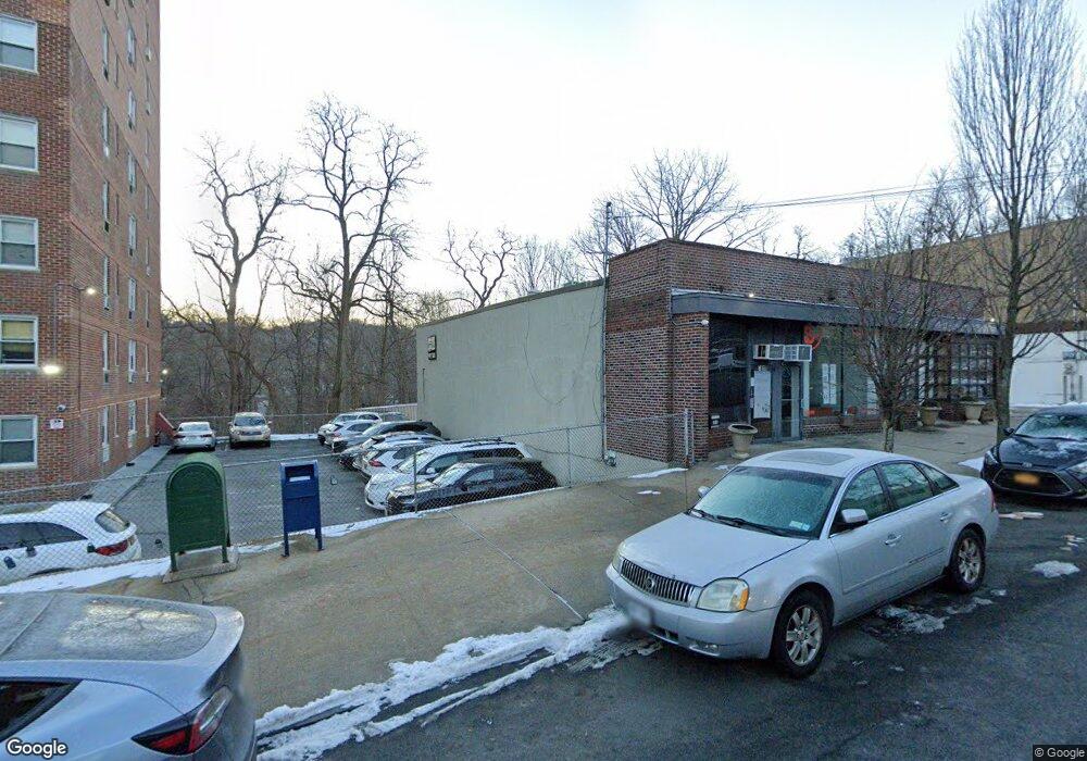 381 Mclean Ave unit 1G, Yonkers, NY 10705 - photo 1