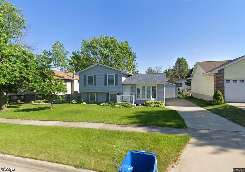 1606 Aspen Dr, Waterloo, IA 50701 - photo 1