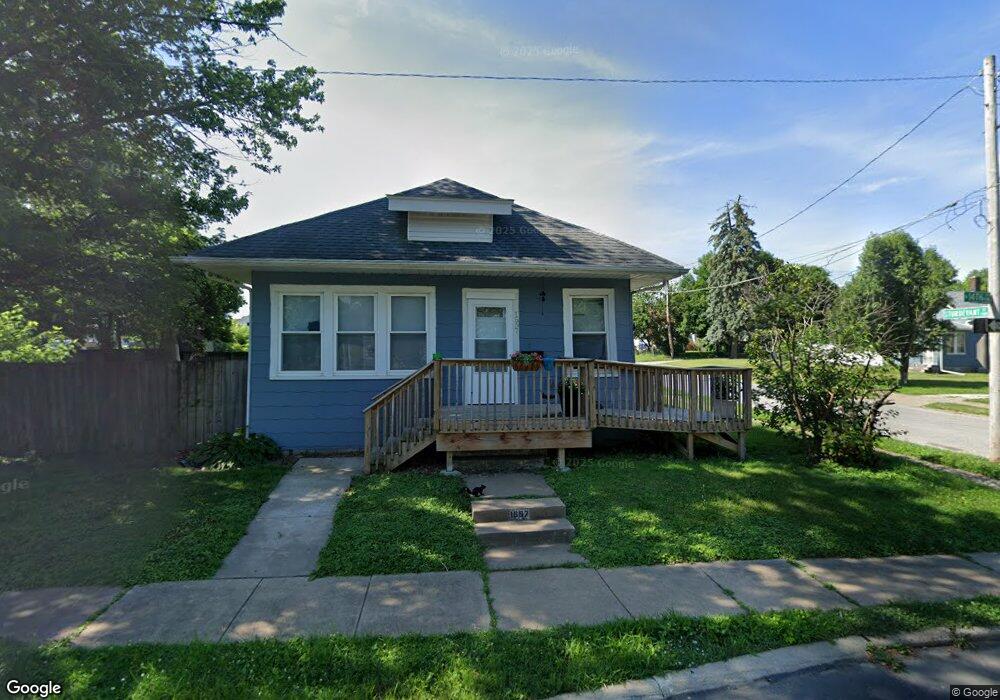 1557 W 14th St, Davenport, IA 52804 - photo 1