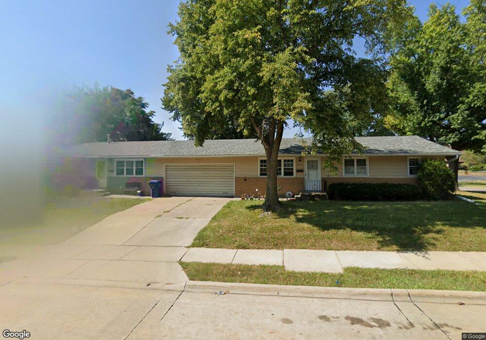 4022 N Pine St, Davenport, IA 52806 - photo 1