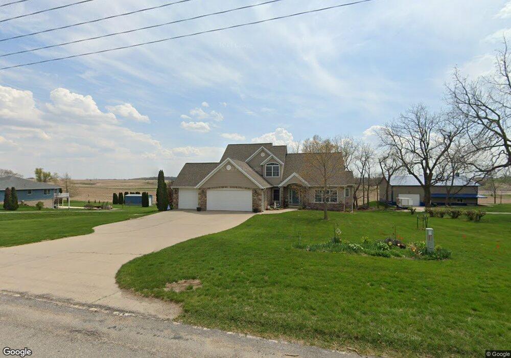 3935 N 4th Ave E, Newton, IA 50208 - photo 1