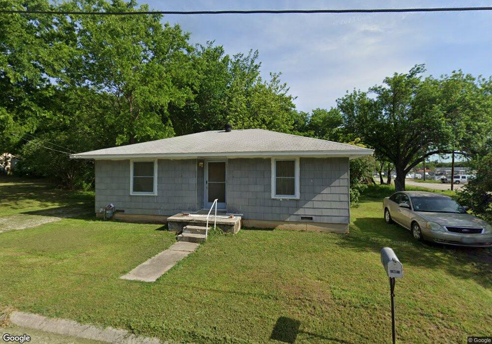 115 E Haight St, Gainesville, TX 76240 - photo 1