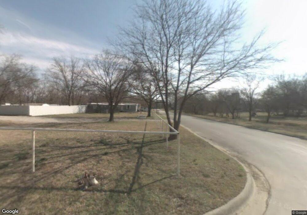 904 Faye St, Gainesville, TX 76240 - photo 1