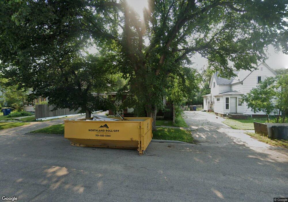 308 3rd Ave SW, Jamestown, ND 58401 - photo 1