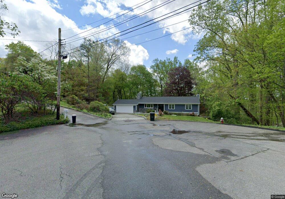 34 Maplewood Way, Pleasantville, NY 10570 - photo 1